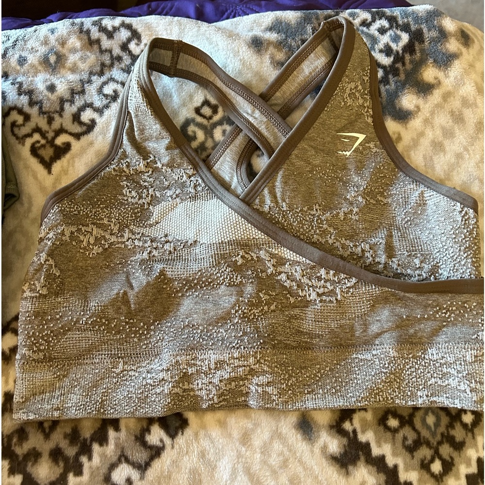 Gymshark sports bra, pebble grey soul brown